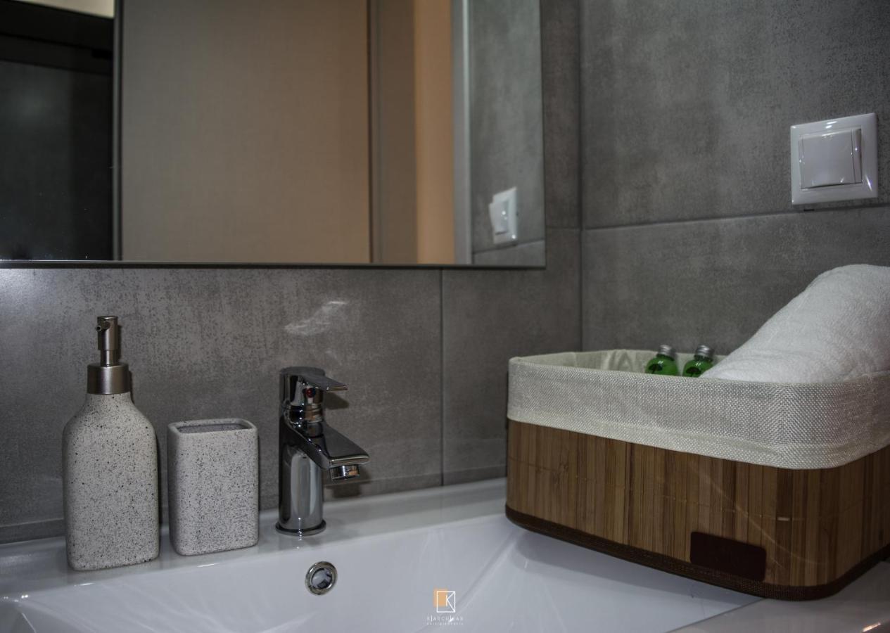 Uni Island - Old Town Suites Iraklion Buitenkant foto