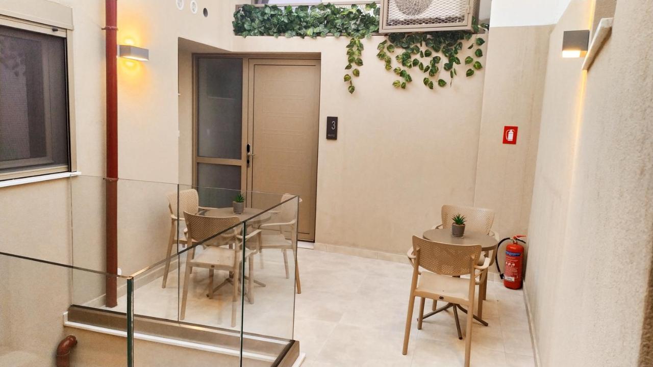 Uni Island - Old Town Suites Iraklion Buitenkant foto