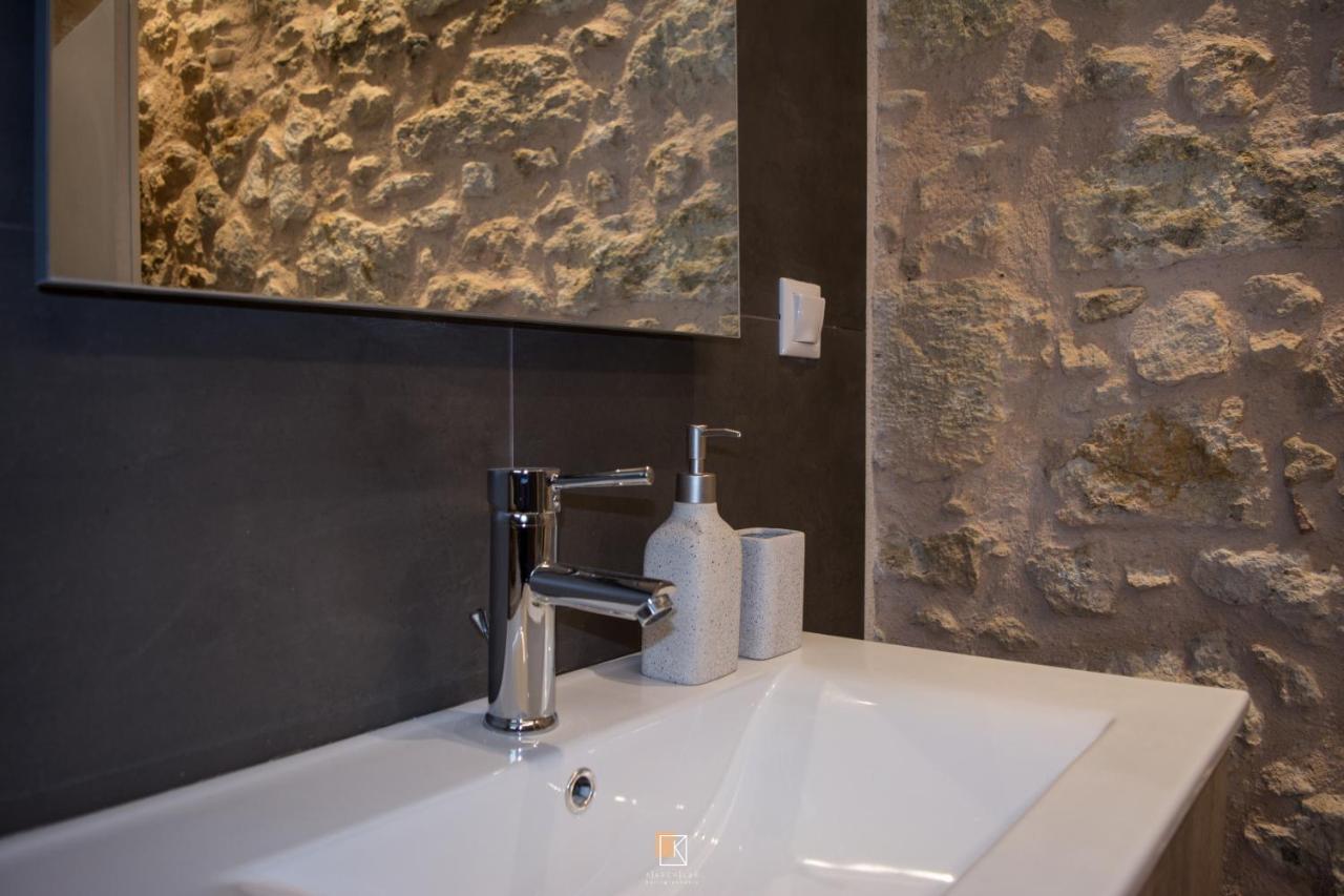 Uni Island - Old Town Suites Iraklion Buitenkant foto
