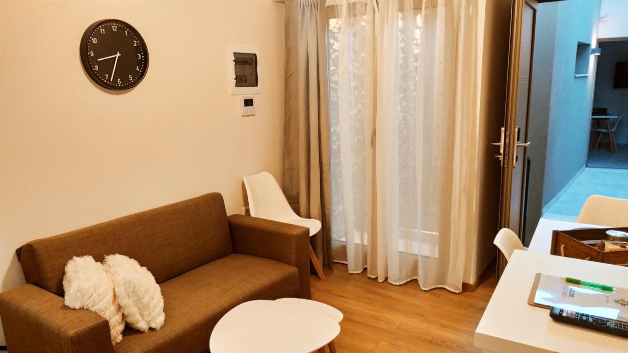 Uni Island - Old Town Suites Iraklion Buitenkant foto