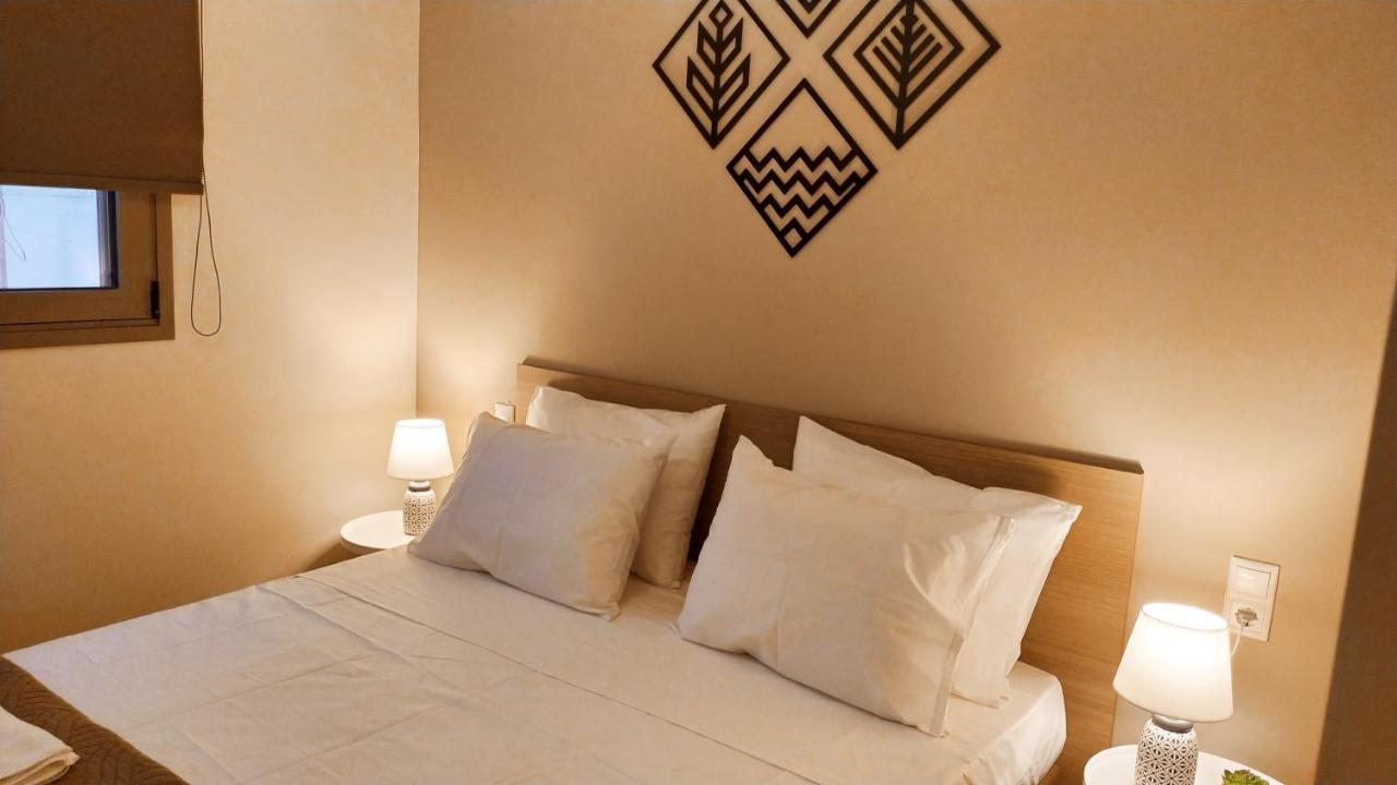 Uni Island - Old Town Suites Iraklion Buitenkant foto